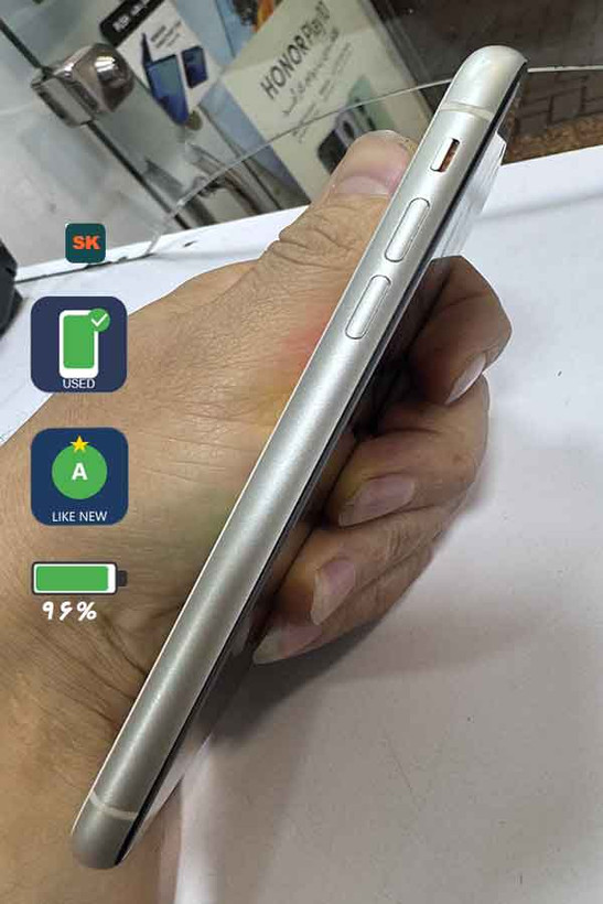 آیفون 11 استوک سفید 128 گیگ ZAA با باتری 96 درصد